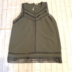 Japna Sleeveless Shirt. Olive color. Sz L.